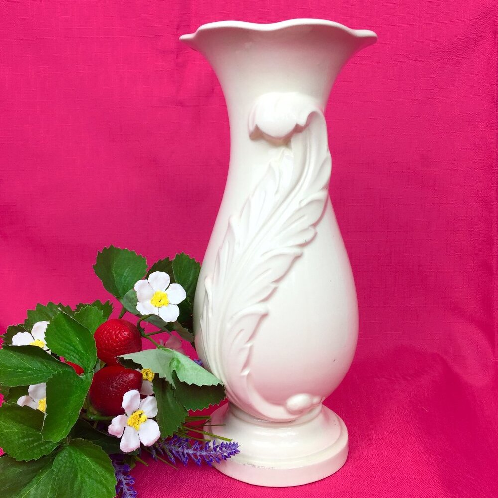 Vintage California Pottery White Glaze Ceramic Feather Plume Vase